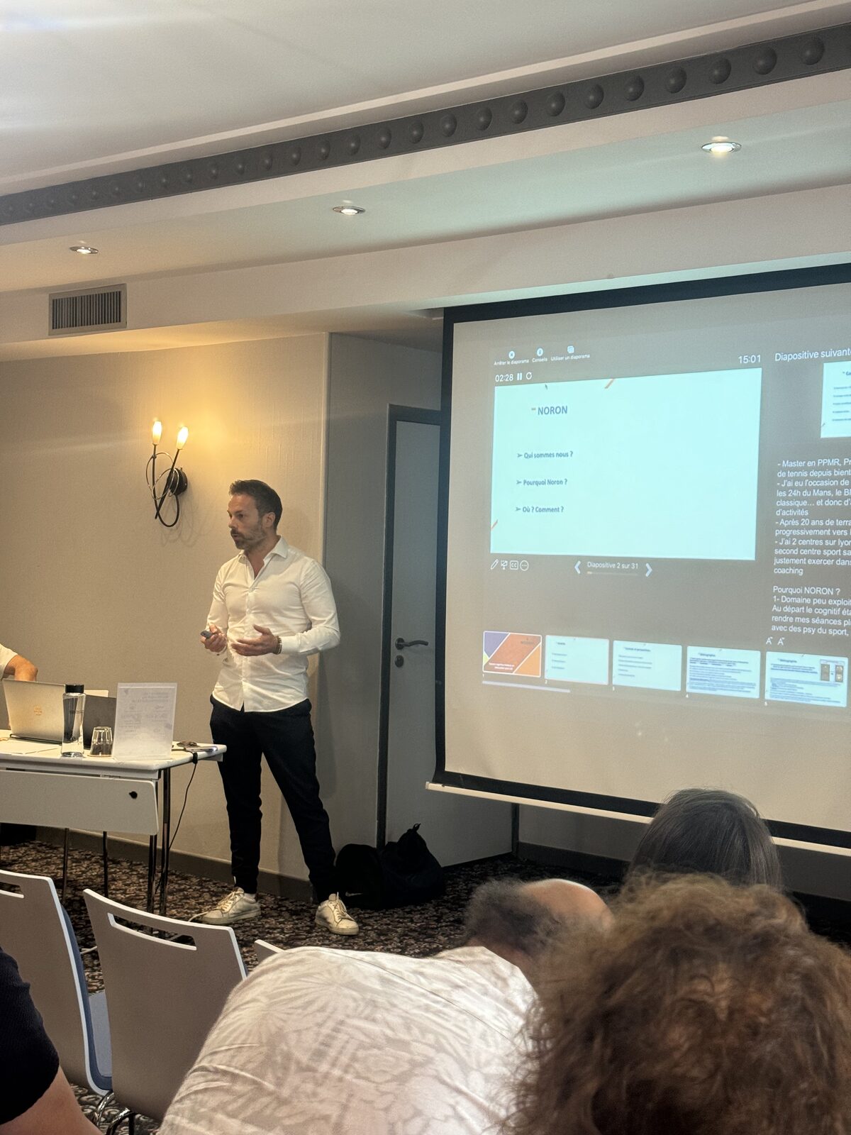 Aurélien Faucon présentant Noron lors de la formation AKR