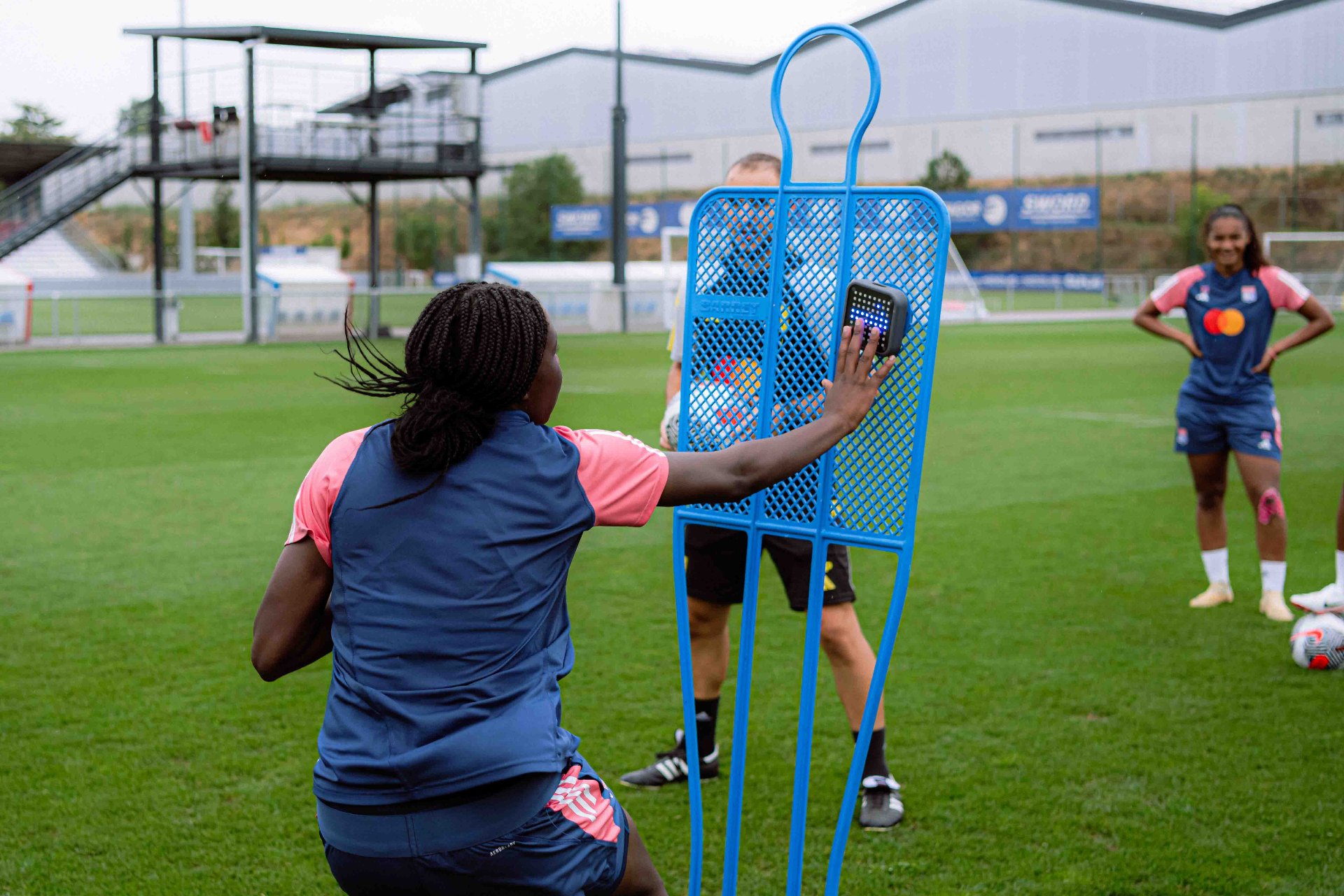 OL Féminin — réaction cognitive sur mannequin
